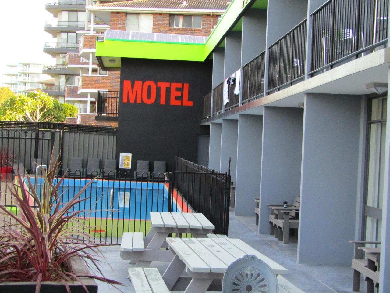 Le George Motel Порт-Маккуори Экстерьер фото